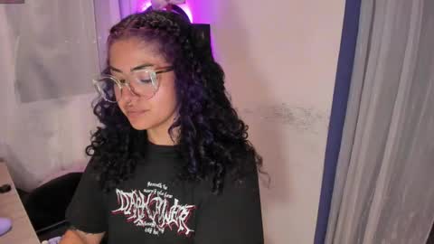 Snapshot of witchofhearts chatting on February 13, 1:40 am     Luna Violeta  A r t i s t  online show from February 13, 1:40 am