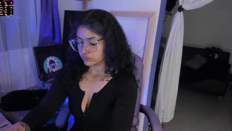 Snapshot of witchofhearts chatting on September 20, 2:03 am     Luna Violeta  A r t i s t  online show from September 20, 2:03 am