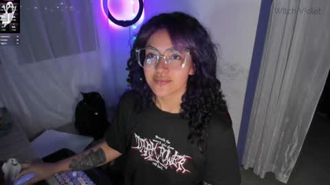 Snapshot of witchofhearts chatting on January 22, 11:43 pm     Luna Violeta  A r t i s t  online show from January 22, 11:43 pm