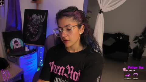 Snapshot of witchofhearts chatting on September 21, 2:04 am     Luna Violeta  A r t i s t  online show from September 21, 2:04 am