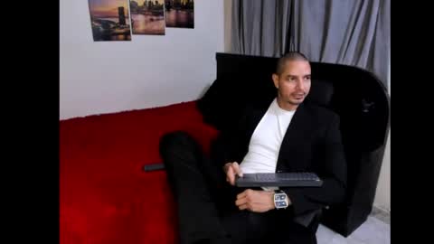 Magnus Dark independent model online show from June 8, 3:29 am