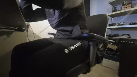 wnhz27 online show from November 6, 9:18 pm