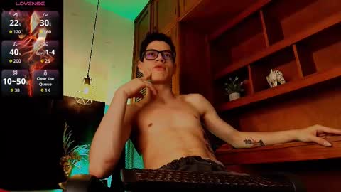  W O L F  online show from October 4, 12:14 pm