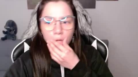 Alex online show from November 28, 3:36 am