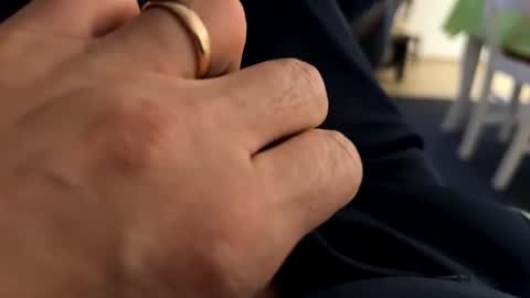 wolfyy1980 online show from April 7, 7:49 pm