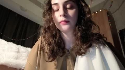 Stia online show from February 16, 2:37 pm