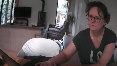 woodwurm and Snoeske online show from February 5, 7:45 am