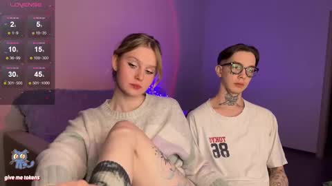 Snapshot of worldofllove chatting on February 26, 11:19 pm Arnika and Simon online show from February 26, 11:19 pm