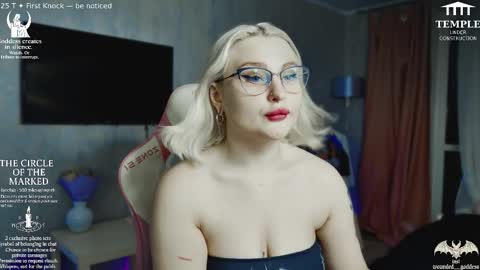 Goddess Sophy online show from November 5, 2:30 pm