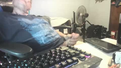 Snapshot of wowsers2022 chatting on December 7, 3:31 am wowsers2022 online show from December 7, 3:31 am