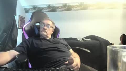 Snapshot of wowsers2022 chatting on October 11, 3:15 pm wowsers2022 online show from October 11, 3:15 pm