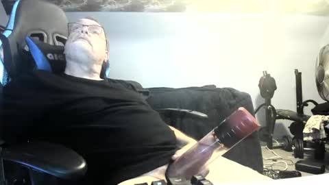 Snapshot of wowsers2022 chatting on November 1, 10:14 am wowsers2022 online show from November 1, 10:14 am