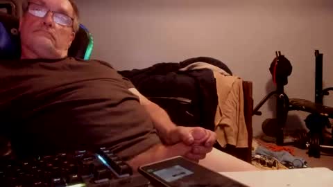 Snapshot of wowsers2022 chatting on October 4, 2:31 am wowsers2022 online show from October 4, 2:31 am