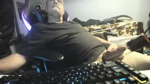 Snapshot of wowsers2022 chatting on October 15, 8:15 am wowsers2022 online show from October 15, 8:15 am