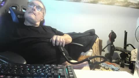 Snapshot of wowsers2022 chatting on October 6, 4:58 pm wowsers2022 online show from October 6, 4:58 pm