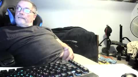 Snapshot of wowsers2022 chatting on October 3, 2:21 am wowsers2022 online show from October 3, 2:21 am