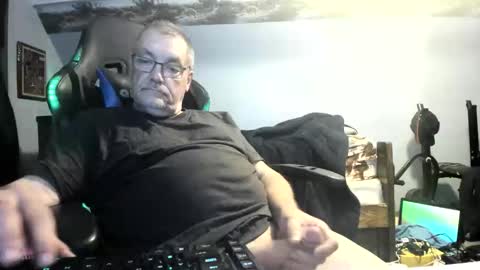 Snapshot of wowsers2022 chatting on October 25, 8:13 am wowsers2022 online show from October 25, 8:13 am