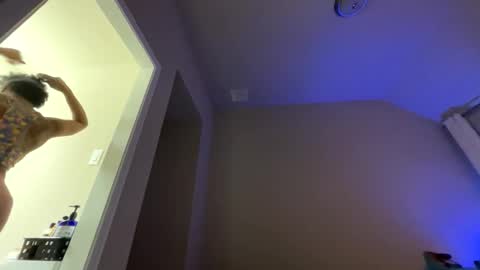 Wynter Heat online show from October 22, 12:14 am