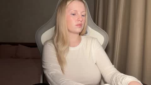 eva online show from November 19, 4:17 pm