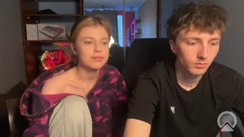 Philipp and Este online show from April 4, 4:19 am