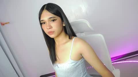 xairah_doux online show from May 4, 8:10 am
