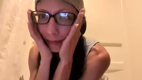 xanarchykandix online show from August 3, 2:13 am