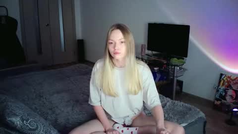 xapka_ online show from December 2, 8:45 am