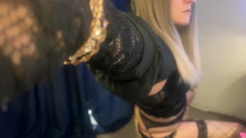 xdresserwithass online show from December 5, 8:06 pm