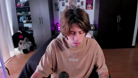 xIce Boy online show from April 12, 1:48 pm