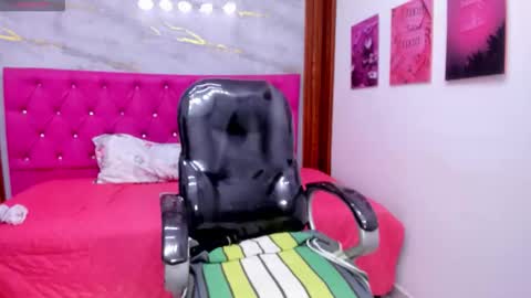 Ximena Ruiz  online show from June 7, 1:16 pm