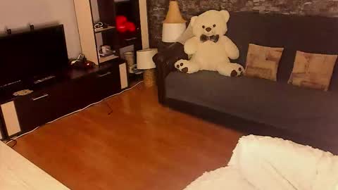 Lara online show from December 5, 11:56 pm