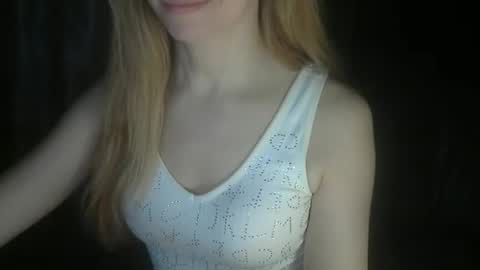 xlorax77703 online show from April 11, 1:21 am