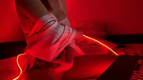 XMollyLoveX online show from December 5, 6:38 pm