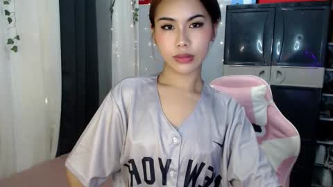 aira online show from November 17, 3:03 pm