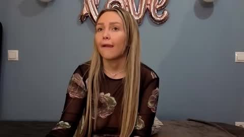 AnnaMaee online show from February 28, 3:48 am