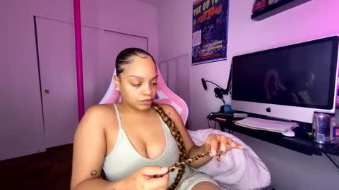 xStarGazingx online show from November 30, 9:49 am