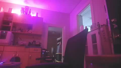 Snapshot of xstay_coldx chatting on February 23, 3:45 am Johnny online show from February 23, 3:45 am