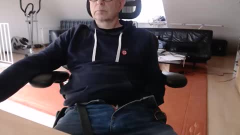 xtommix69 online show from December 22, 1:40 pm