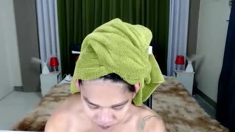 xtspetitehugecock online show from April 2, 1:57 am