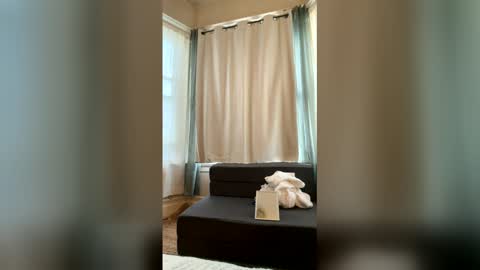 xundera online show from March 2, 6:47 pm