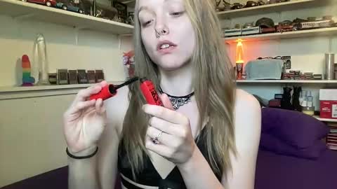 Snapshot of xxloveanastasia chatting on October 17, 5:28 pm LoveAnastasia online show from October 17, 5:28 pm