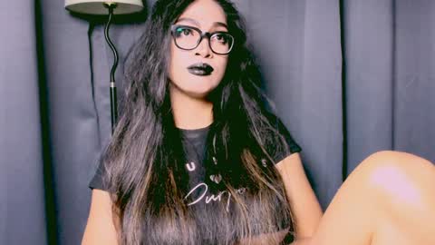 Lara online show from December 3, 11:07 pm