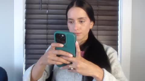 Lola online show from October 22, 5:03 pm