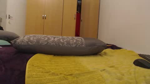 Ayanda online show from November 2, 9:15 pm