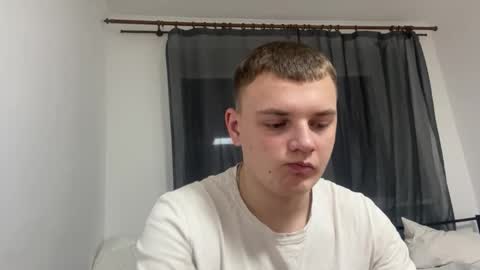 Leo online show from February 28, 9:30 pm