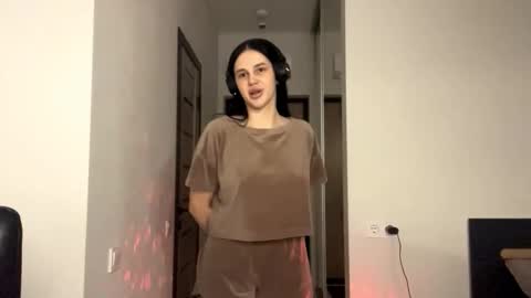 Emily online show from November 3, 6:53 pm