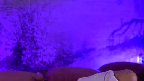 Yamira online show from April 13, 5:50 pm