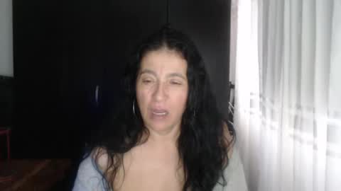 Snapshot of yasmin_love85 chatting on December 5, 6:06 pm yasmin_love85 online show from December 5, 6:06 pm