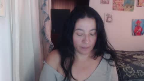 Snapshot of yasmin_love85 chatting on January 30, 3:19 pm yasmin_love85 online show from January 30, 3:19 pm