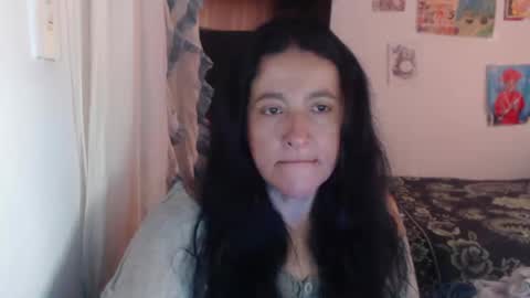 Snapshot of yasmin_love85 chatting on February 18, 3:31 pm yasmin_love85 online show from February 18, 3:31 pm